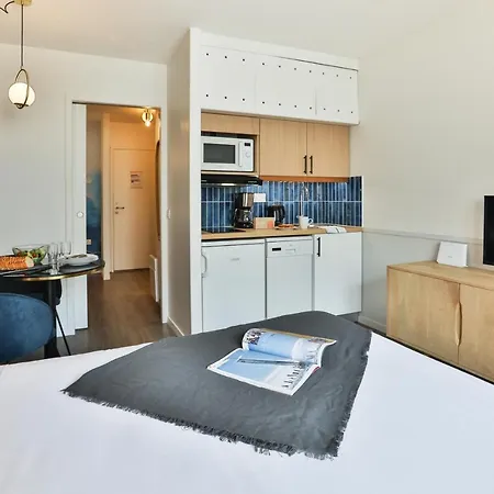 Pierre & Centre Apartmanhotel 3*