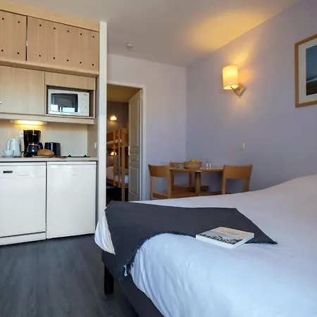 Pierre & Centre Apartmanhotel 3*