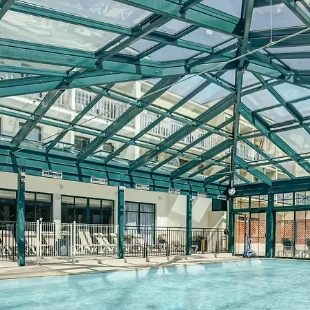 Pierre & Centre Apartmanhotel 3*